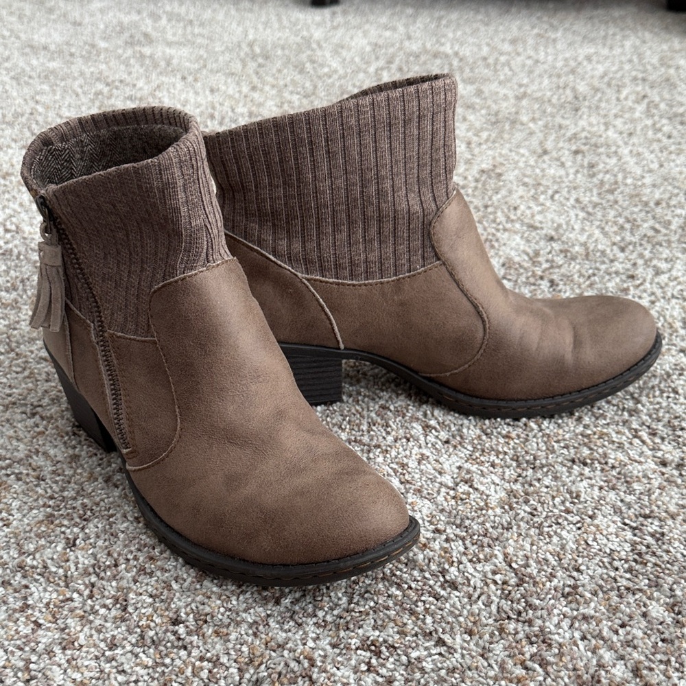 Brown Ankle Boots with Knit Cuff (7.5)